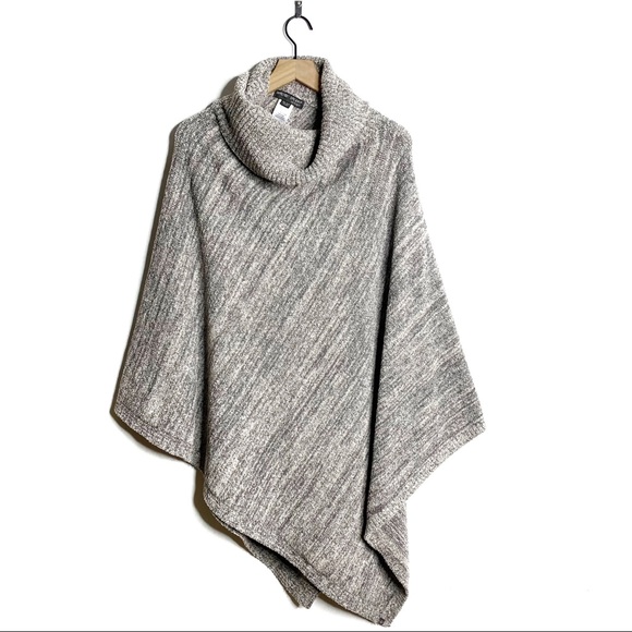 Barefoot Dreams One Size Plus Point Dume Poncho - Picture 1 of 6